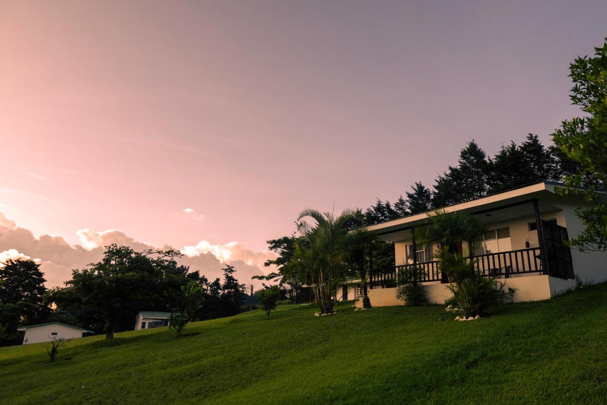 Country House, Cozy Fireplace And An Amazing View Cartago Eksteriør billede