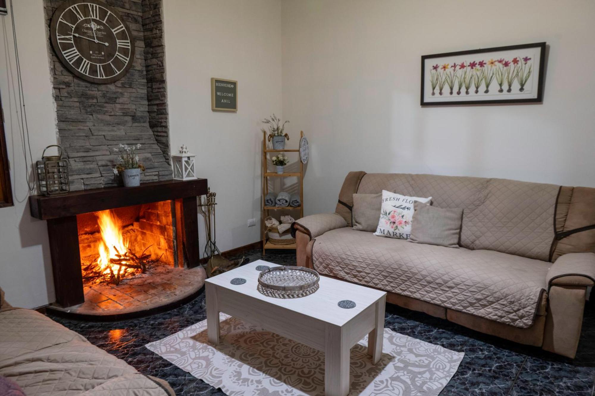 Country House, Cozy Fireplace And An Amazing View Cartago Eksteriør billede