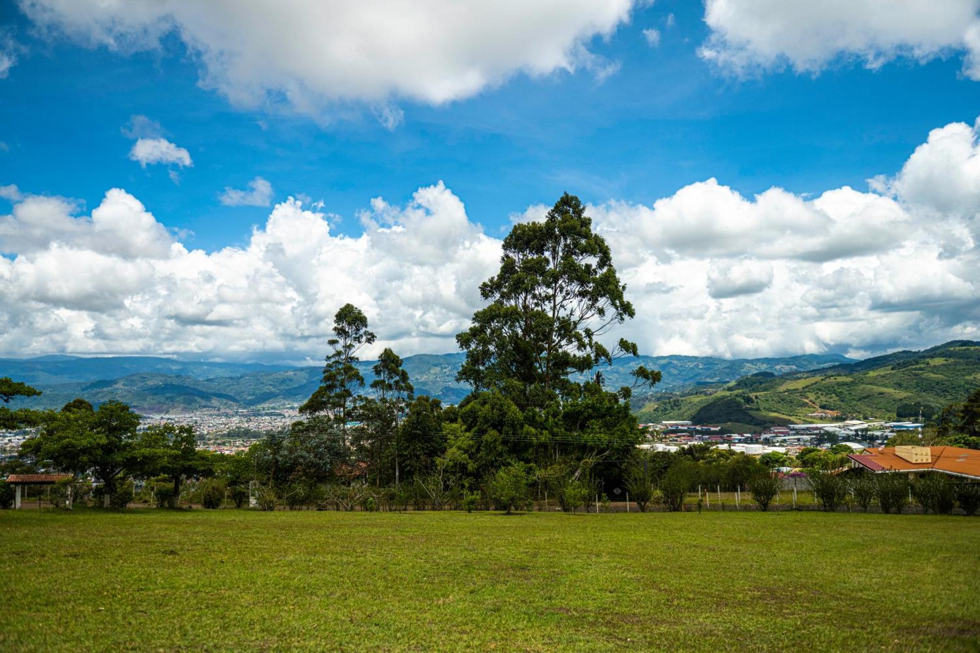 Country House, Cozy Fireplace And An Amazing View Cartago Eksteriør billede